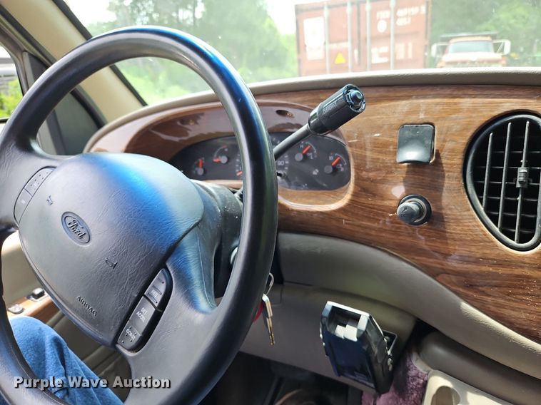 image for item LL9264 2000 Ford E250  van