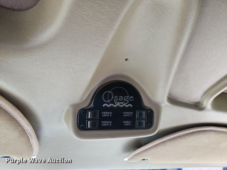 image for item LL9264 2000 Ford E250  van