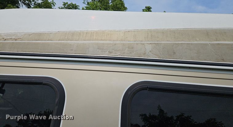 image for item LL9264 2000 Ford E250  van