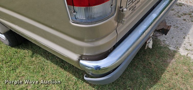 image for item LL9264 2000 Ford E250  van