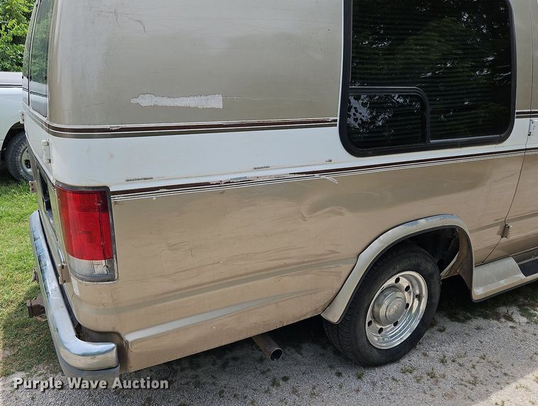 image for item LL9264 2000 Ford E250  van