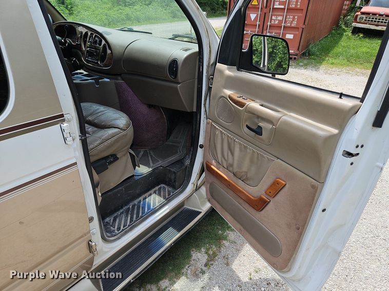 image for item LL9264 2000 Ford E250  van
