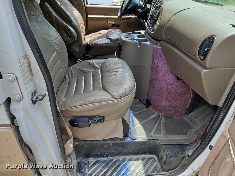 image for item LL9264 2000 Ford E250  van