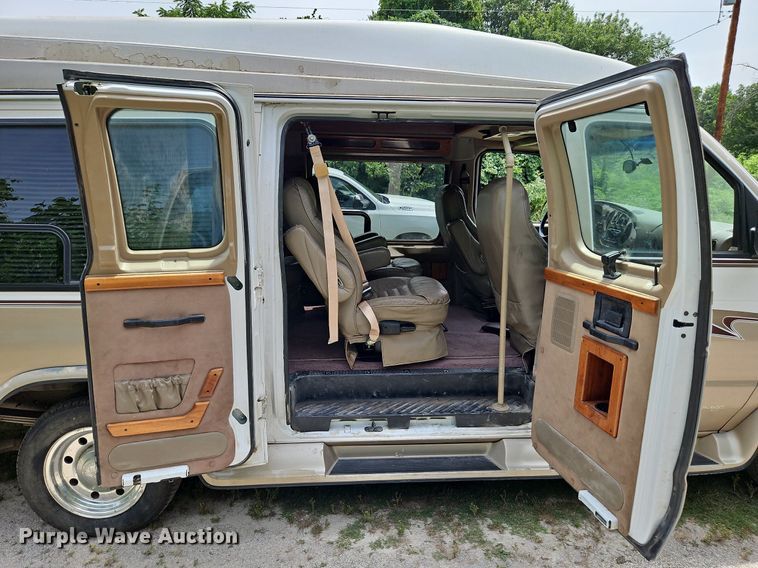 image for item LL9264 2000 Ford E250  van