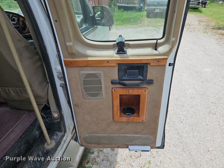 image for item LL9264 2000 Ford E250  van