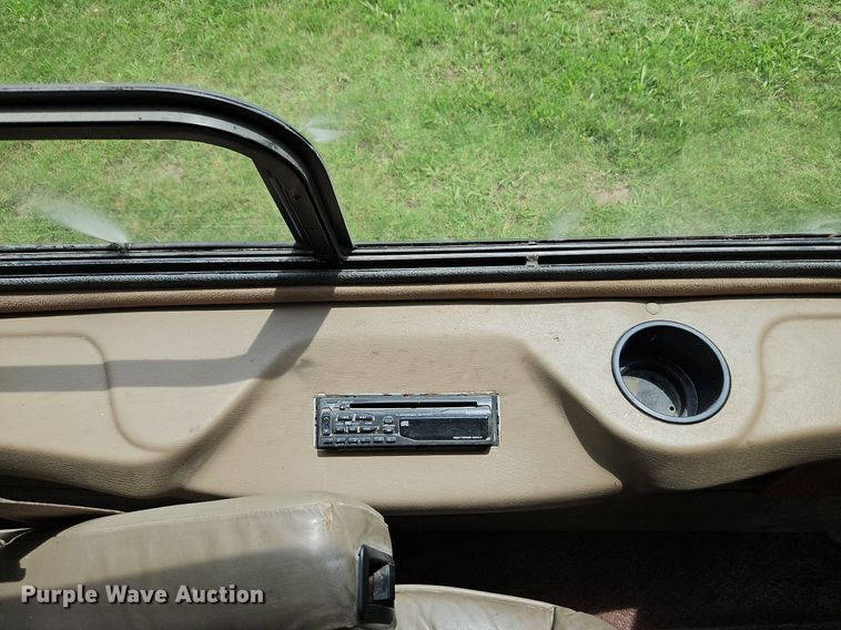 image for item LL9264 2000 Ford E250  van