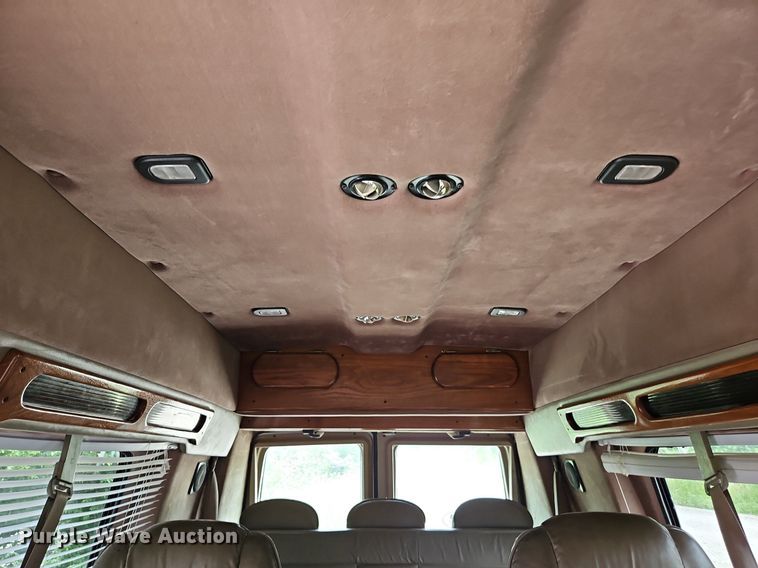 image for item LL9264 2000 Ford E250  van