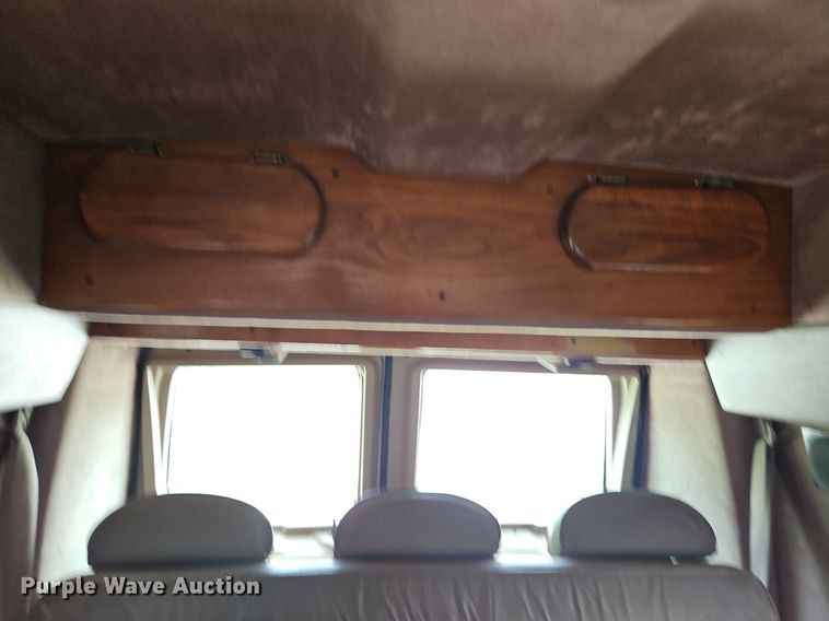 image for item LL9264 2000 Ford E250  van