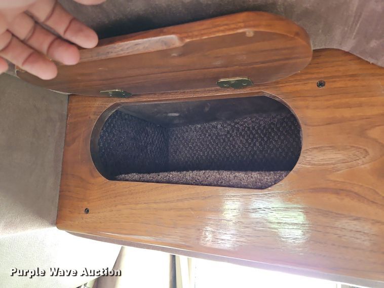 image for item LL9264 2000 Ford E250  van