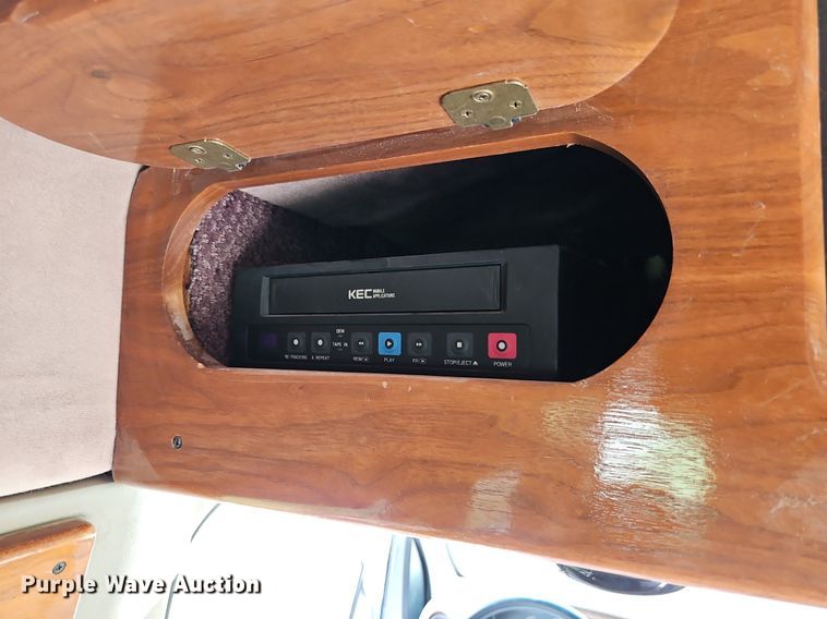 image for item LL9264 2000 Ford E250  van