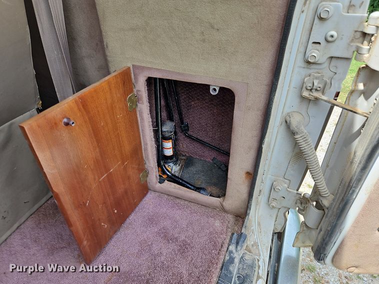 image for item LL9264 2000 Ford E250  van