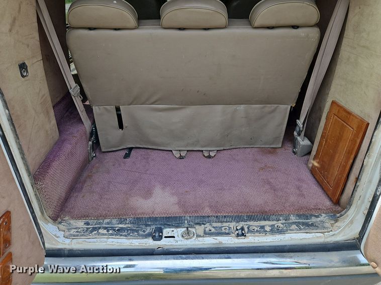 image for item LL9264 2000 Ford E250  van