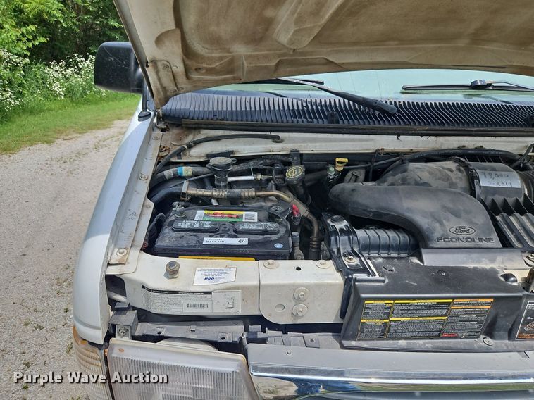 image for item LL9264 2000 Ford E250  van