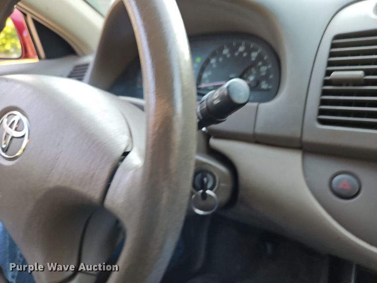 image for item LL9266 2002 Toyota Camry LE