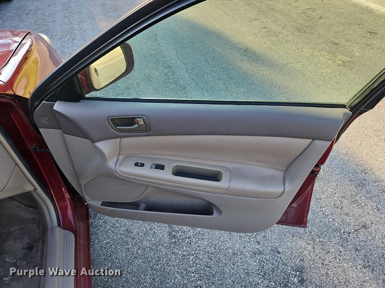 image for item LL9266 2002 Toyota Camry LE