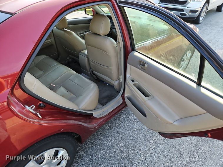 image for item LL9266 2002 Toyota Camry LE