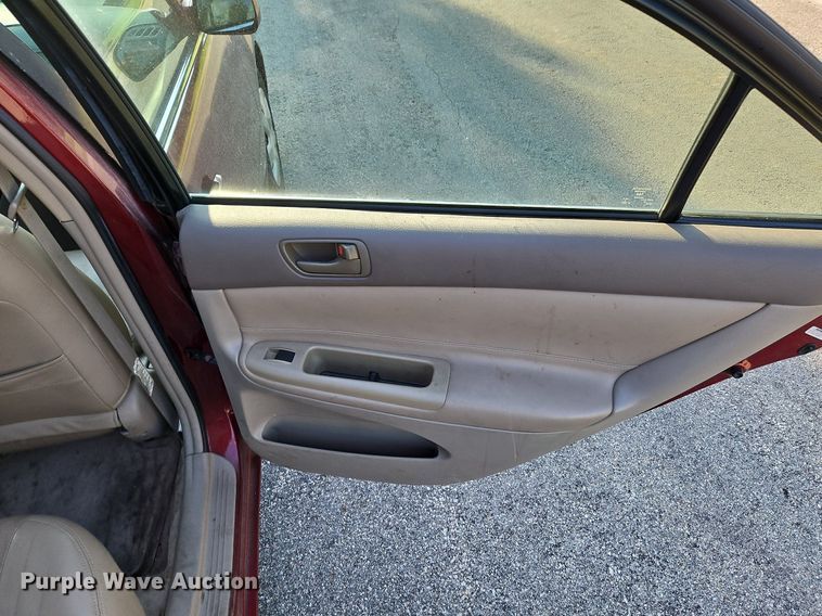 image for item LL9266 2002 Toyota Camry LE