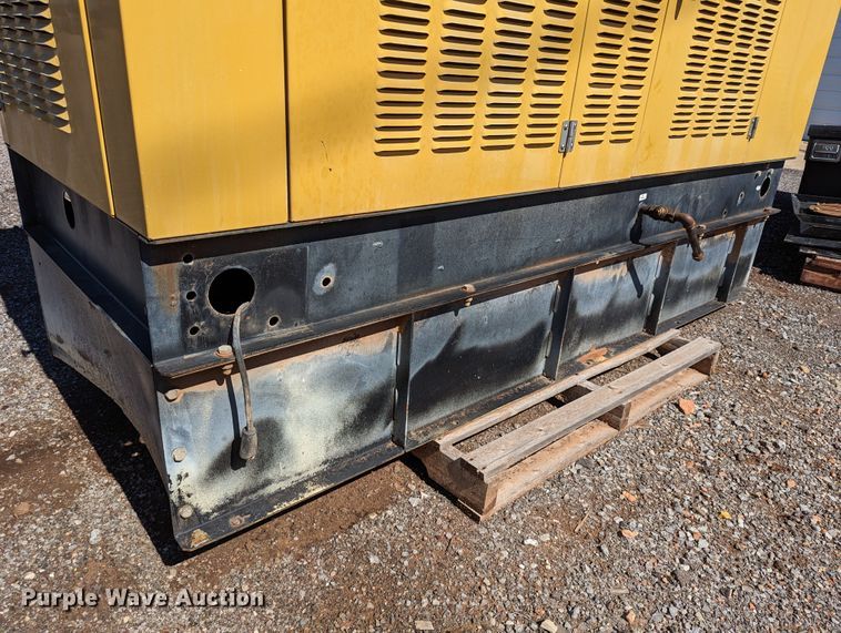 image for item LM9801 1998 Olympian  generator