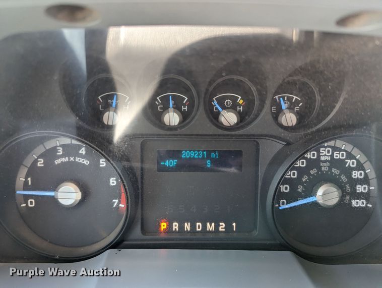 image for item LM9802 2016 Ford F250 Super Duty XL  Crew Cab pickup truck