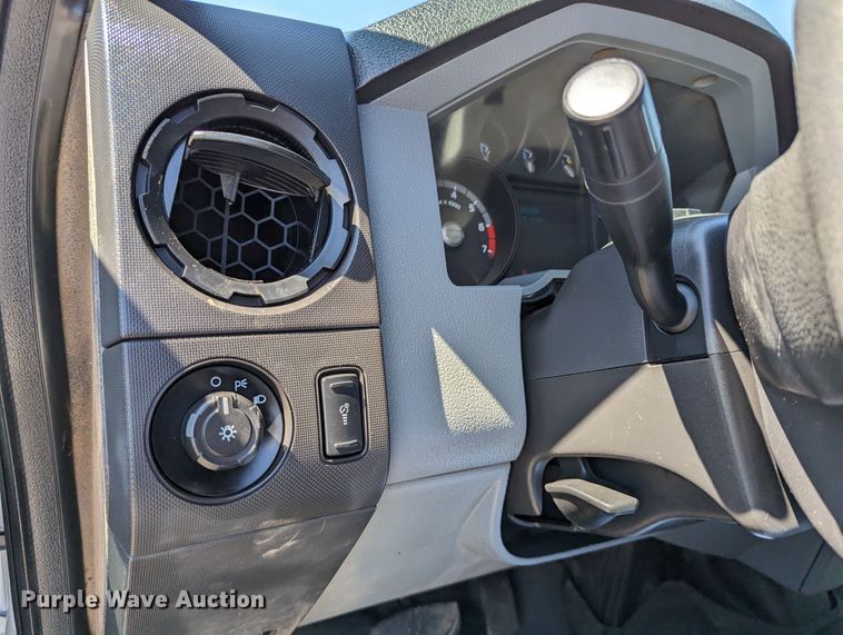 image for item LM9802 2016 Ford F250 Super Duty XL  Crew Cab pickup truck