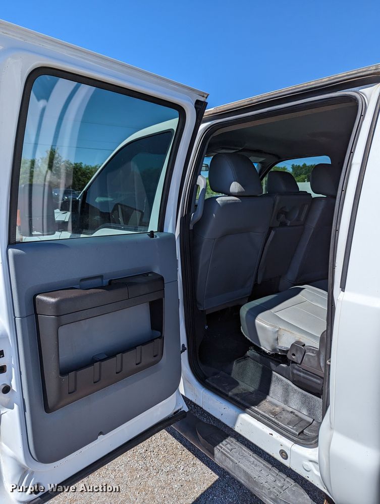 image for item LM9802 2016 Ford F250 Super Duty XL  Crew Cab pickup truck