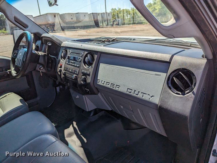 image for item LM9802 2016 Ford F250 Super Duty XL  Crew Cab pickup truck