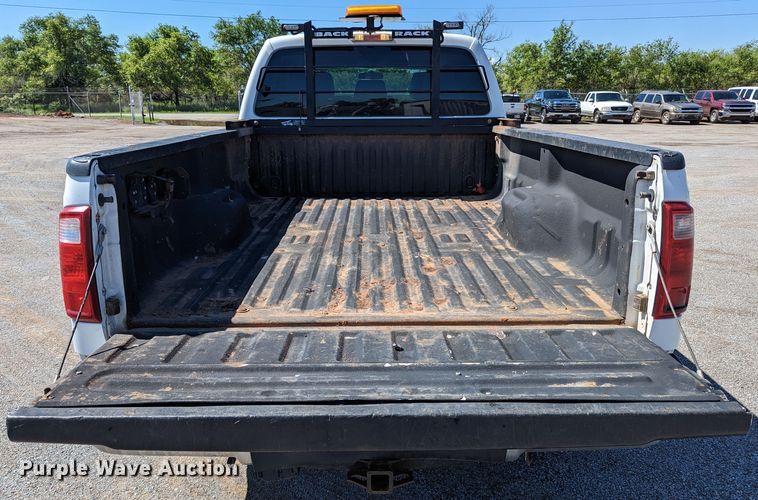 image for item LM9802 2016 Ford F250 Super Duty XL  Crew Cab pickup truck