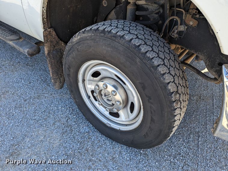 image for item LM9802 2016 Ford F250 Super Duty XL  Crew Cab pickup truck