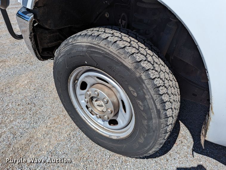 image for item LM9802 2016 Ford F250 Super Duty XL  Crew Cab pickup truck