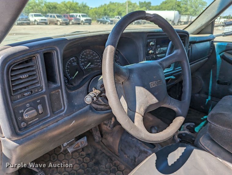 image for item LM9803 2001 GMC Sierra 3500 SL  Ext. Cab flatbed pickup truck