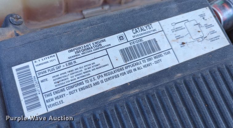 image for item LM9803 2001 GMC Sierra 3500 SL  Ext. Cab flatbed pickup truck