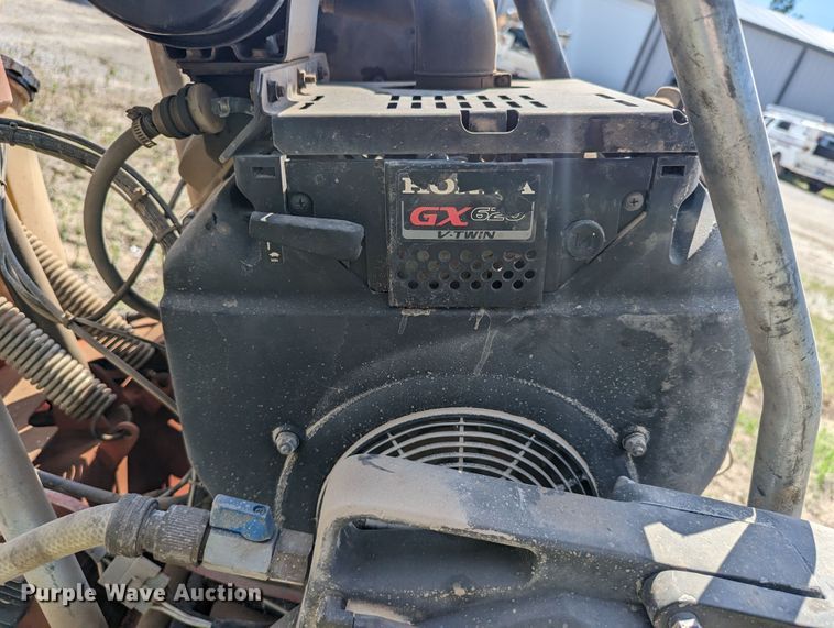 image for item LM9809 2008 Husqvarna FS520  concrete saw