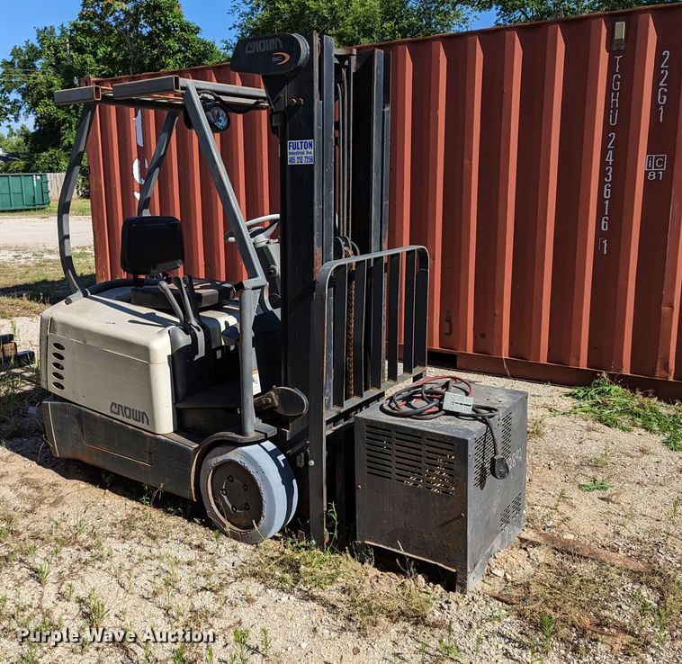 image for item LM9814 Crown SC 4020-30 TT190  forklift