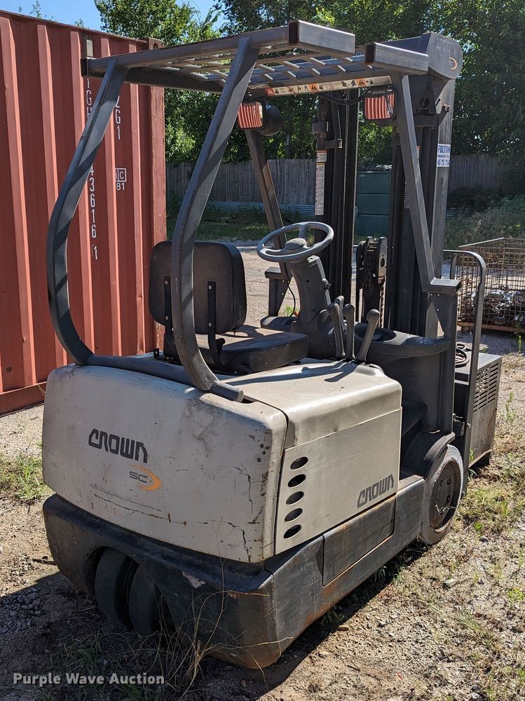 image for item LM9814 Crown SC 4020-30 TT190  forklift