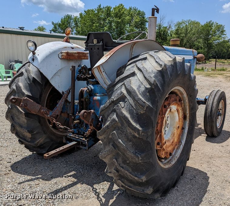 image for item LM9815 1973 Ford 5000  tractor