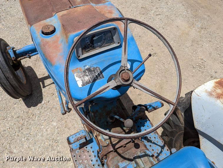 image for item LM9815 1973 Ford 5000  tractor
