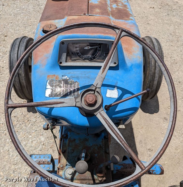 image for item LM9815 1973 Ford 5000  tractor