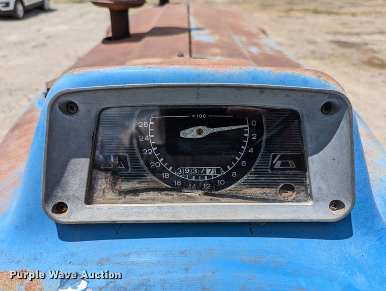 image for item LM9815 1973 Ford 5000  tractor