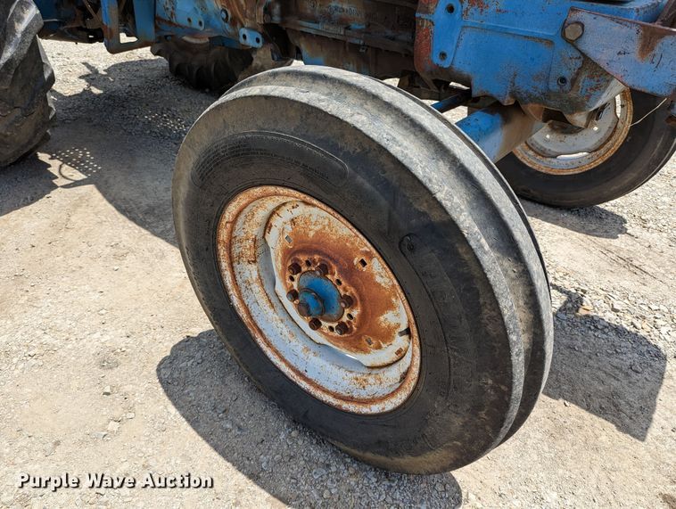 image for item LM9815 1973 Ford 5000  tractor