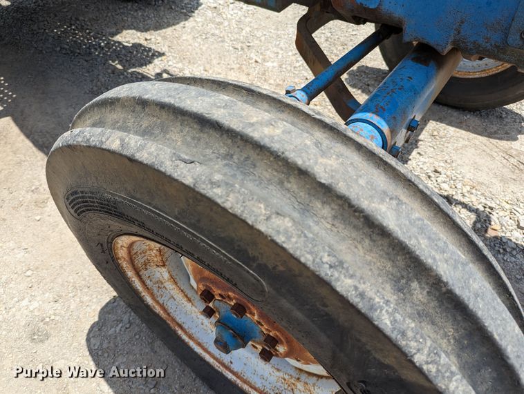 image for item LM9815 1973 Ford 5000  tractor