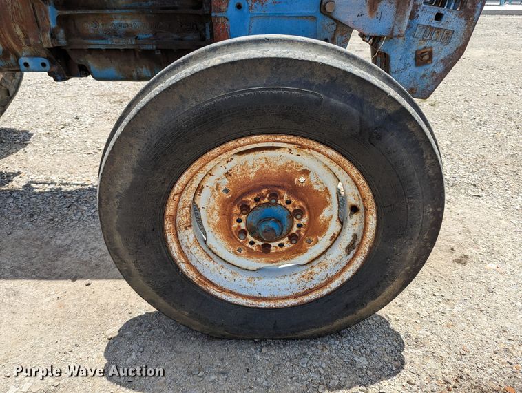 image for item LM9815 1973 Ford 5000  tractor