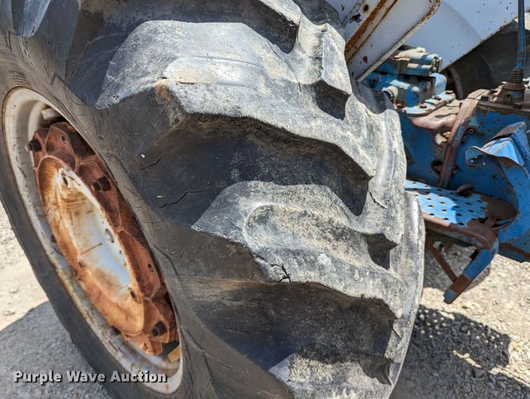 image for item LM9815 1973 Ford 5000  tractor