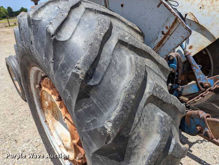 image for item LM9815 1973 Ford 5000  tractor