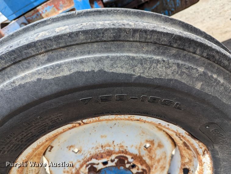 image for item LM9815 1973 Ford 5000  tractor