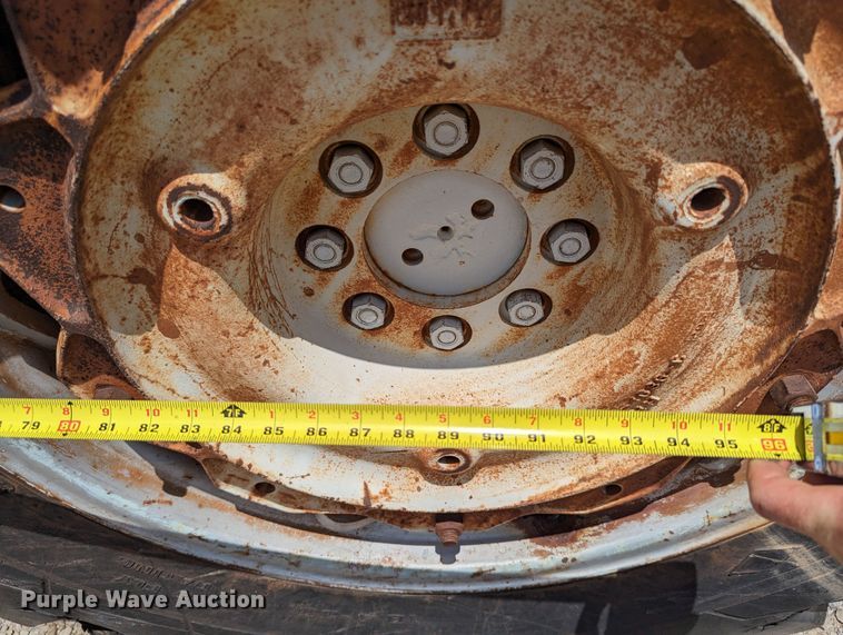 image for item LM9815 1973 Ford 5000  tractor