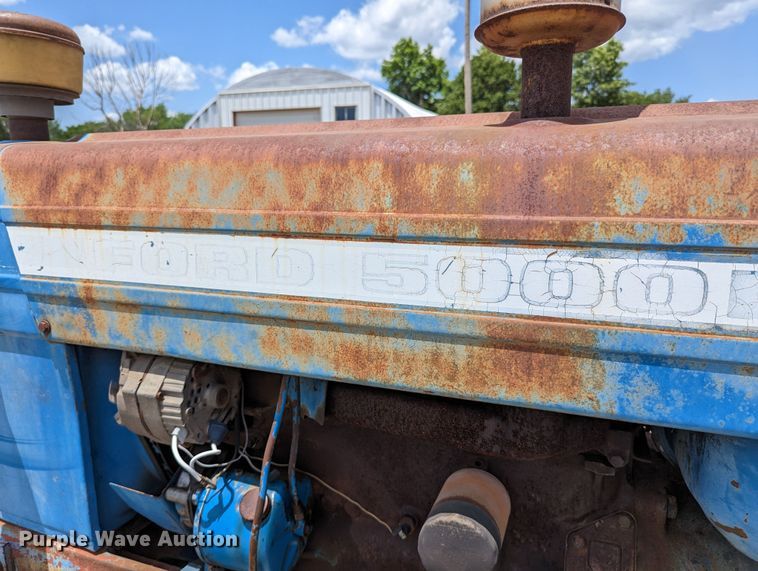 image for item LM9815 1973 Ford 5000  tractor