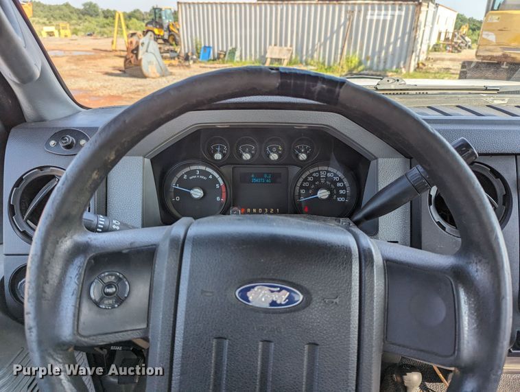 image for item LM9829 2011 Ford F550 Super Duty  utility / service truck