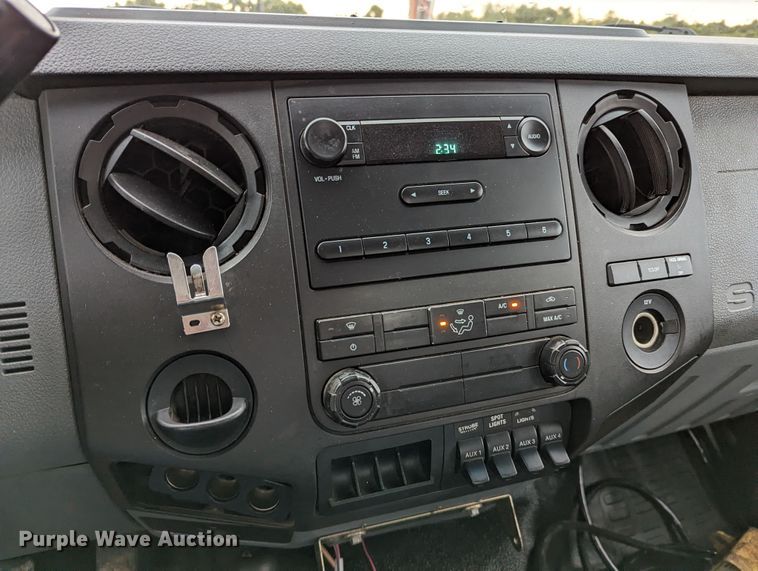 image for item LM9829 2011 Ford F550 Super Duty  utility / service truck