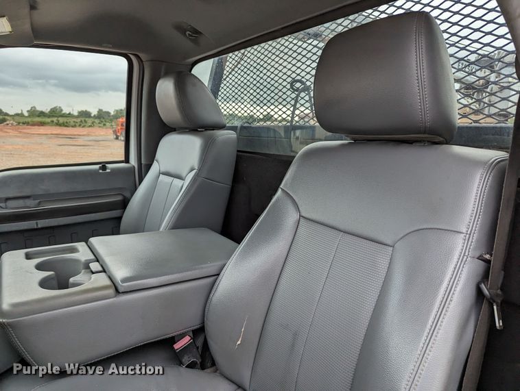 image for item LM9829 2011 Ford F550 Super Duty  utility / service truck