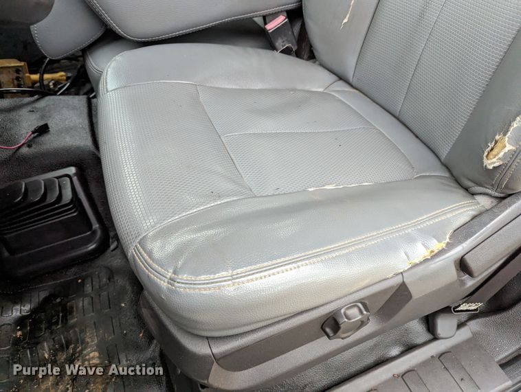 image for item LM9829 2011 Ford F550 Super Duty  utility / service truck